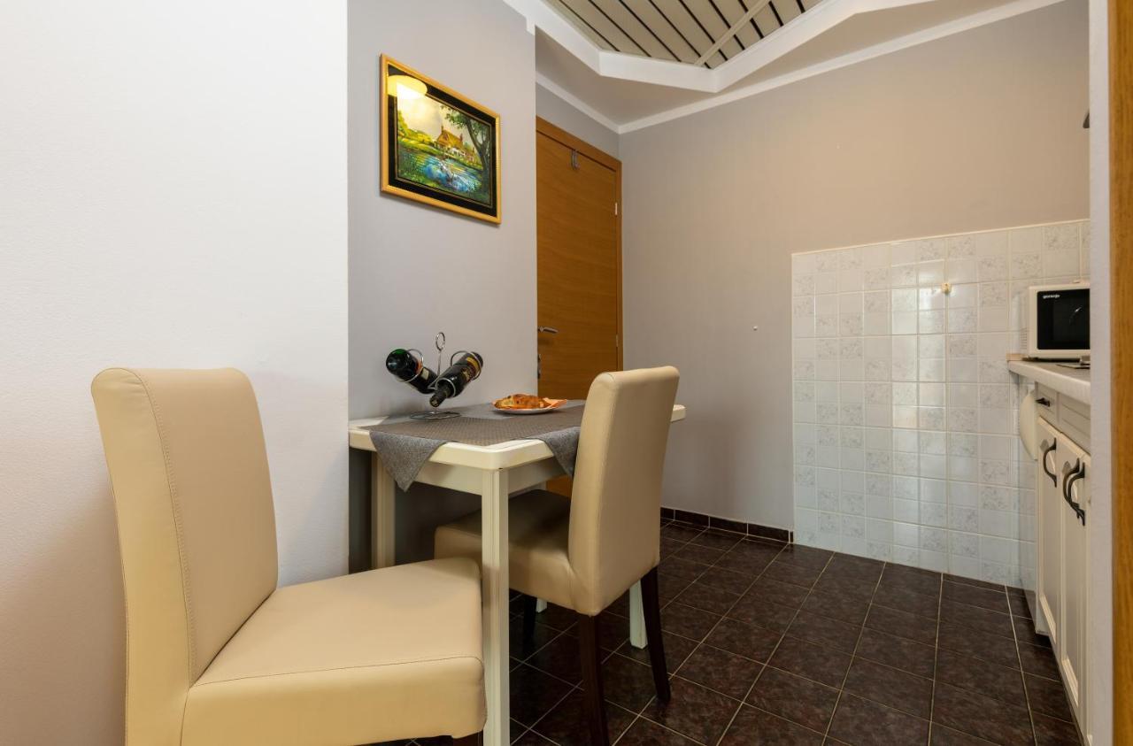 Apartments Kristina Rovinj Exterior photo